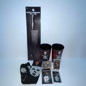 GIFT LOT 8 HALLOWEEN MICHAEL MYERS KEYRING PIN KNIFE SOCKS SOAP CUPS